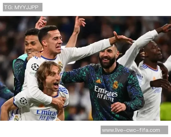 精彩欧冠足球决赛直播全程回顾与分析让我们共同见证巅峰对决的荣耀时刻