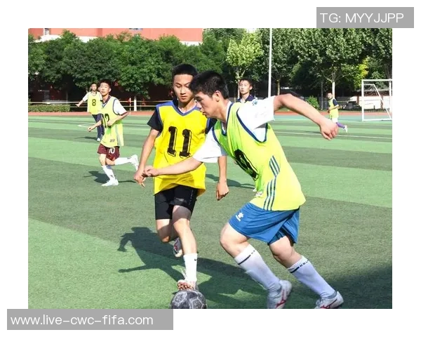 超级足球场毕业：青春的拼搏与梦想在绿茵场上绽放