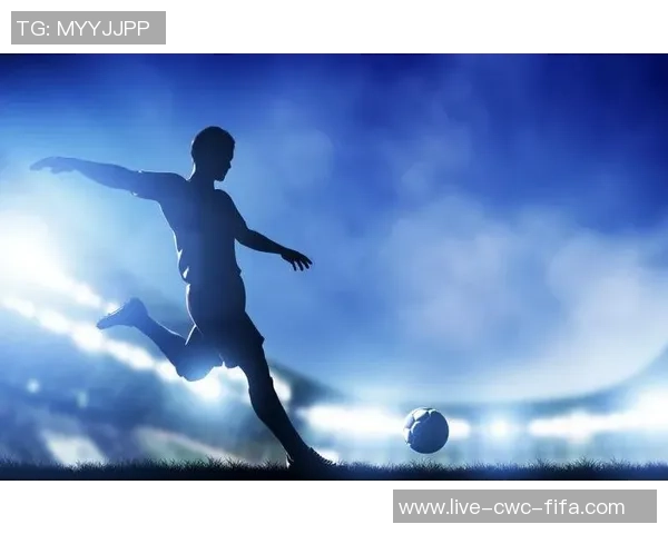 足球书包在运动场景中的魅力展现背景模糊效果提升视觉冲击力